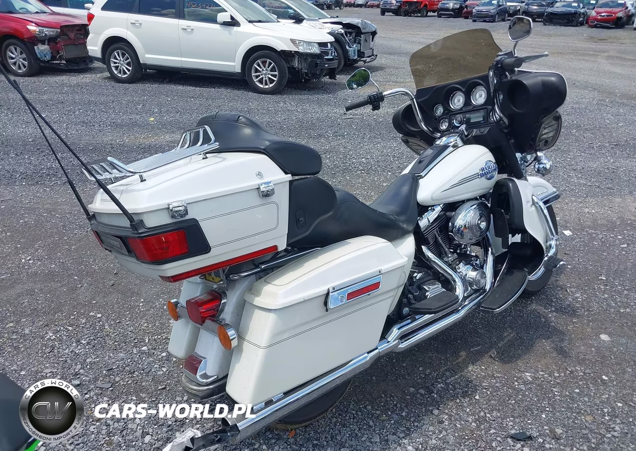 2006 Harley-Davidson Flhtcui VIN:1HD1FCW196Y695138 - 4