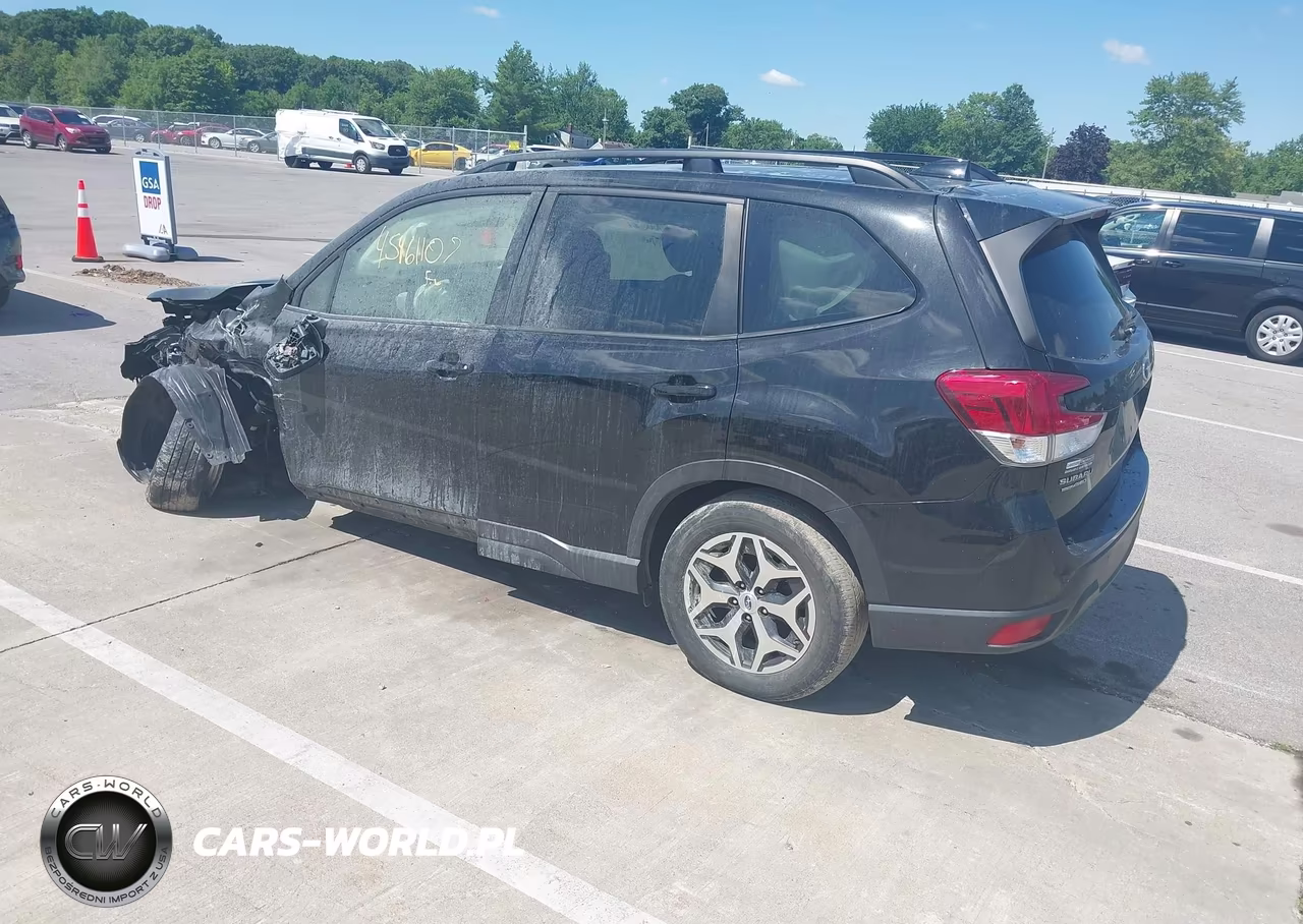2020 Subaru Forester Premium VIN:JF2SKAGC5LH516368 - 3