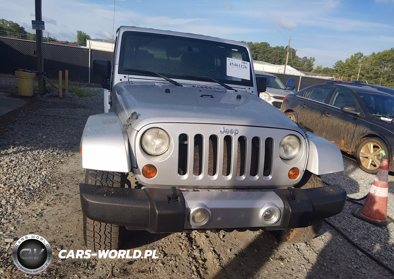 2008 Jeep Wrangler Unlimited Sahara VIN:1J4GA59128L587309 - 12