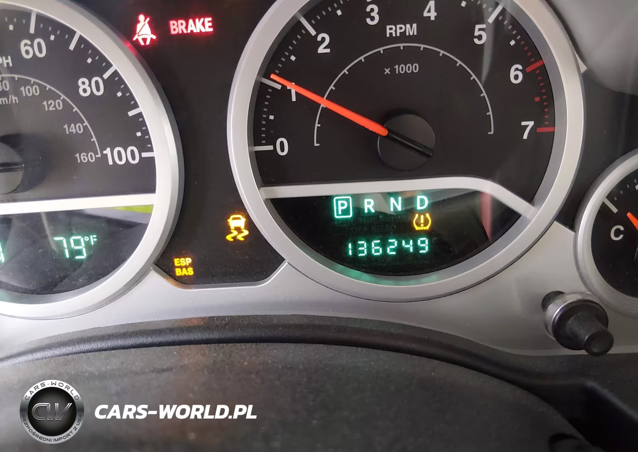 2008 Jeep Wrangler Unlimited Sahara VIN:1J4GA59128L587309 - 15