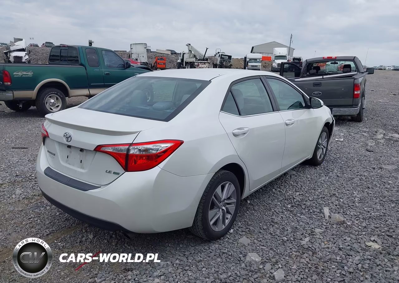 2016 Toyota Corolla Le Plus VIN:5YFBPRHE1GP470305 - 4