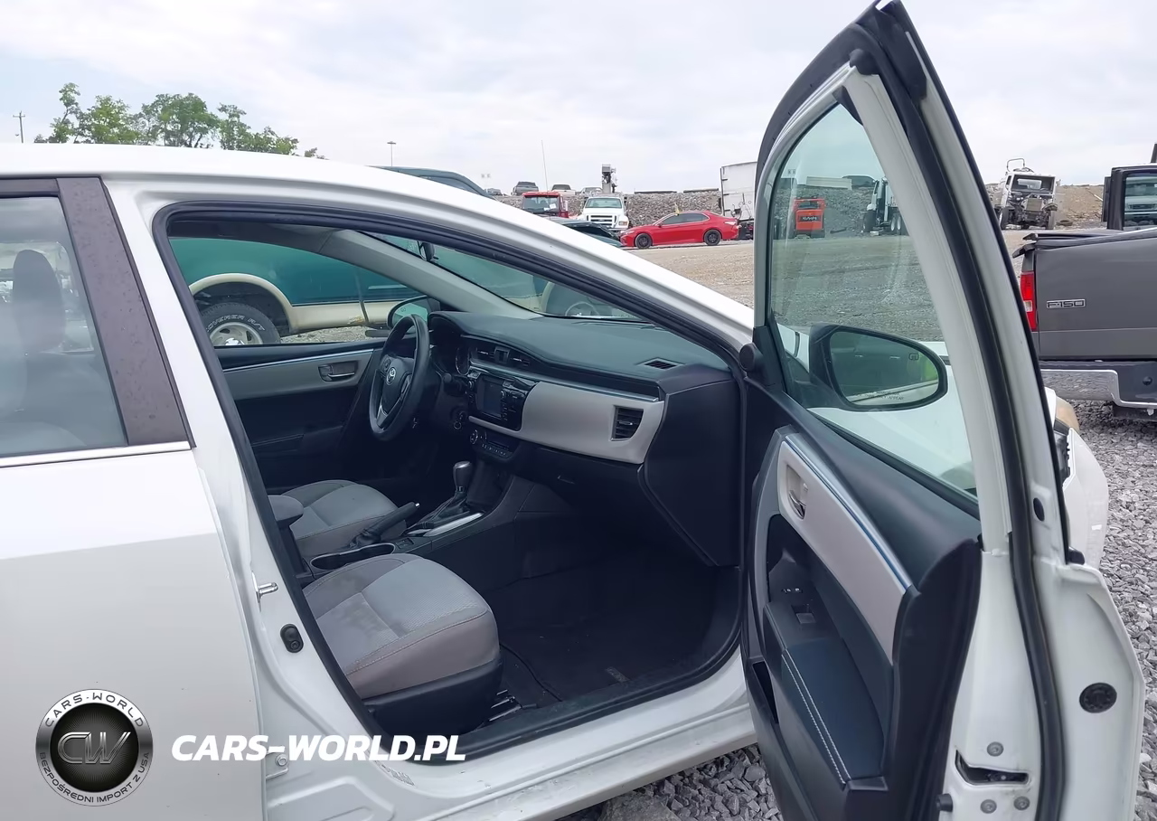 2016 Toyota Corolla Le Plus VIN:5YFBPRHE1GP470305 - 5