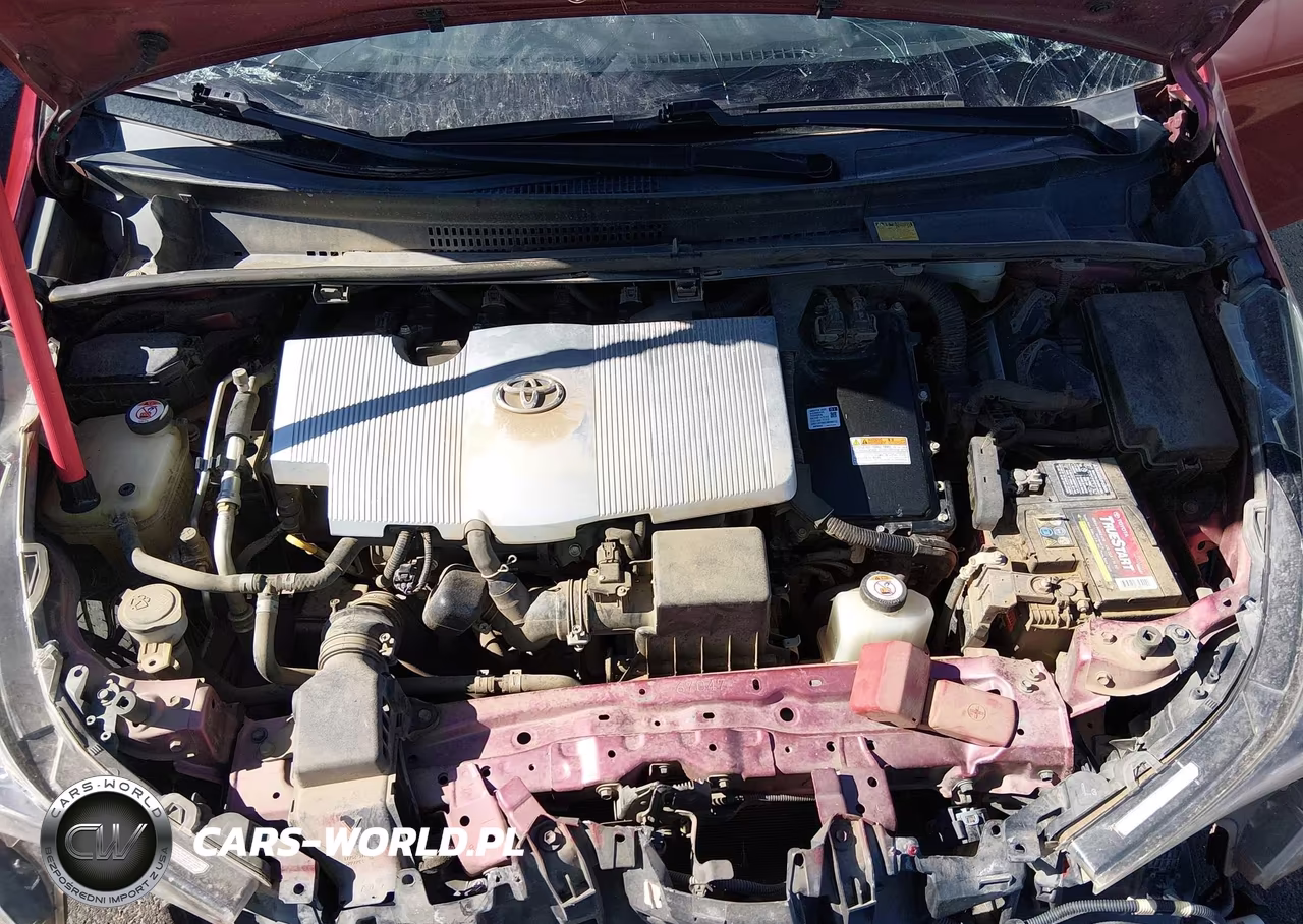 2018 Toyota Prius Four VIN:JTDKARFU8J3552107 - 10