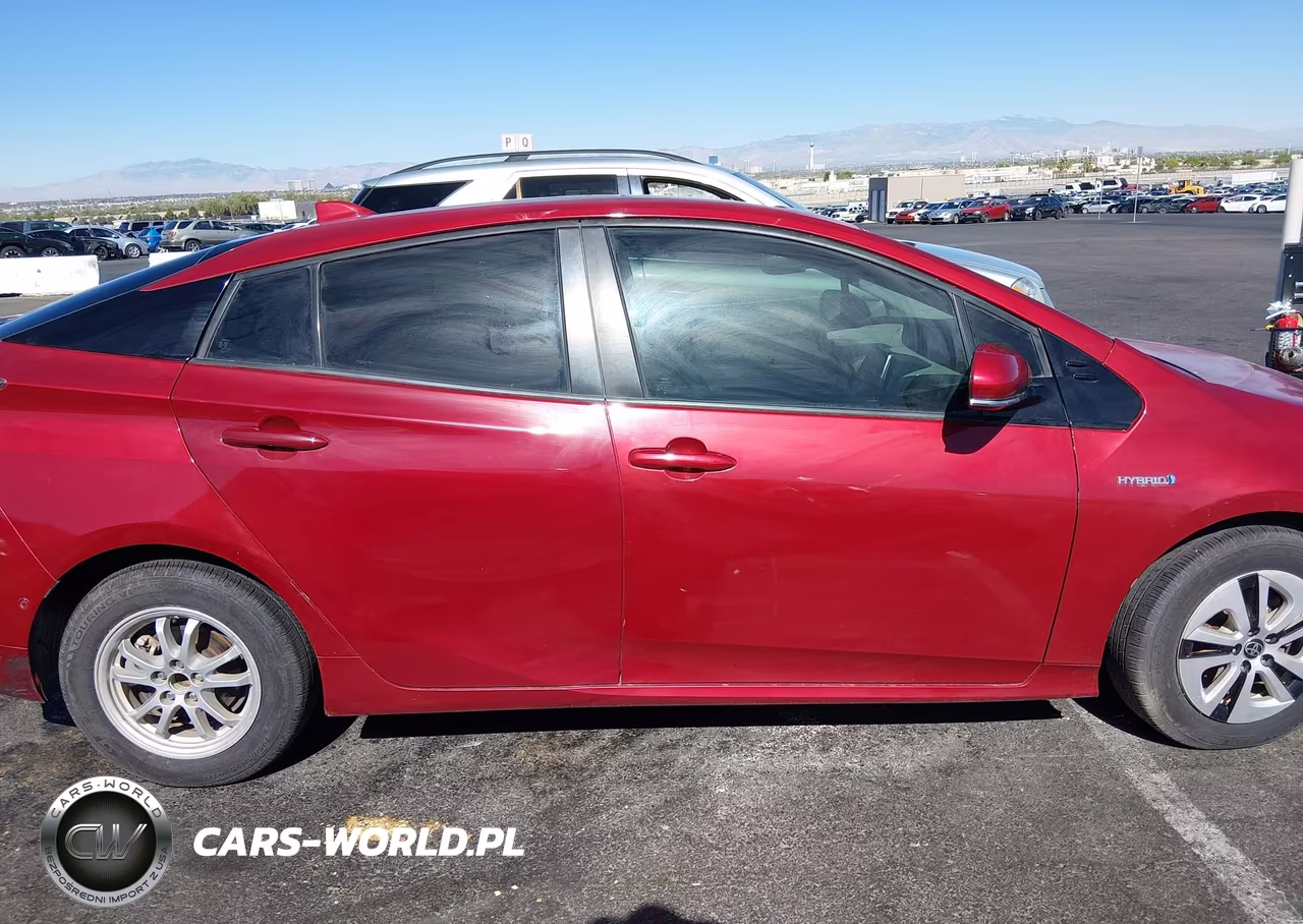 2018 Toyota Prius Four VIN:JTDKARFU8J3552107 - 14