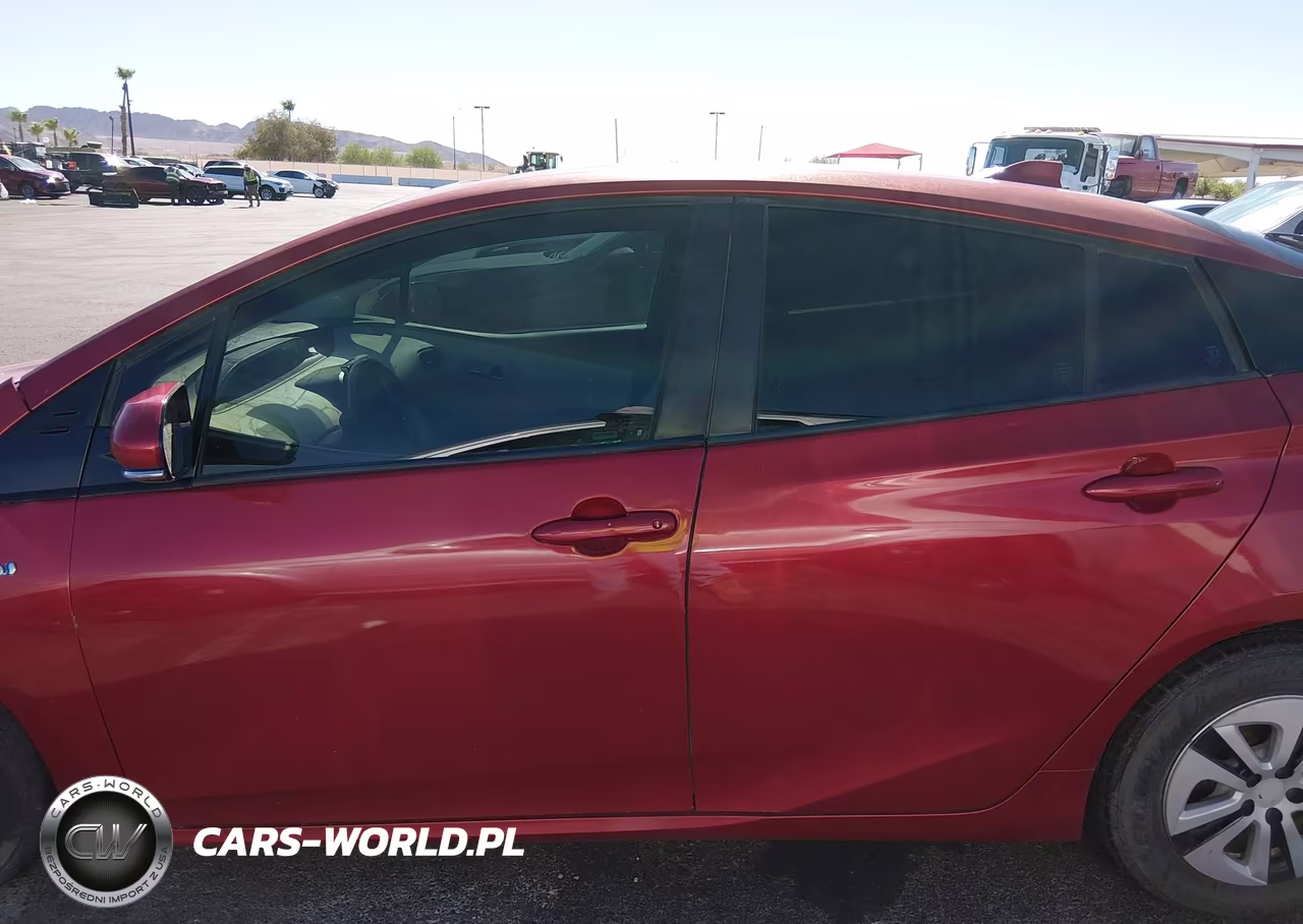 2018 Toyota Prius Four VIN:JTDKARFU8J3552107 - 15