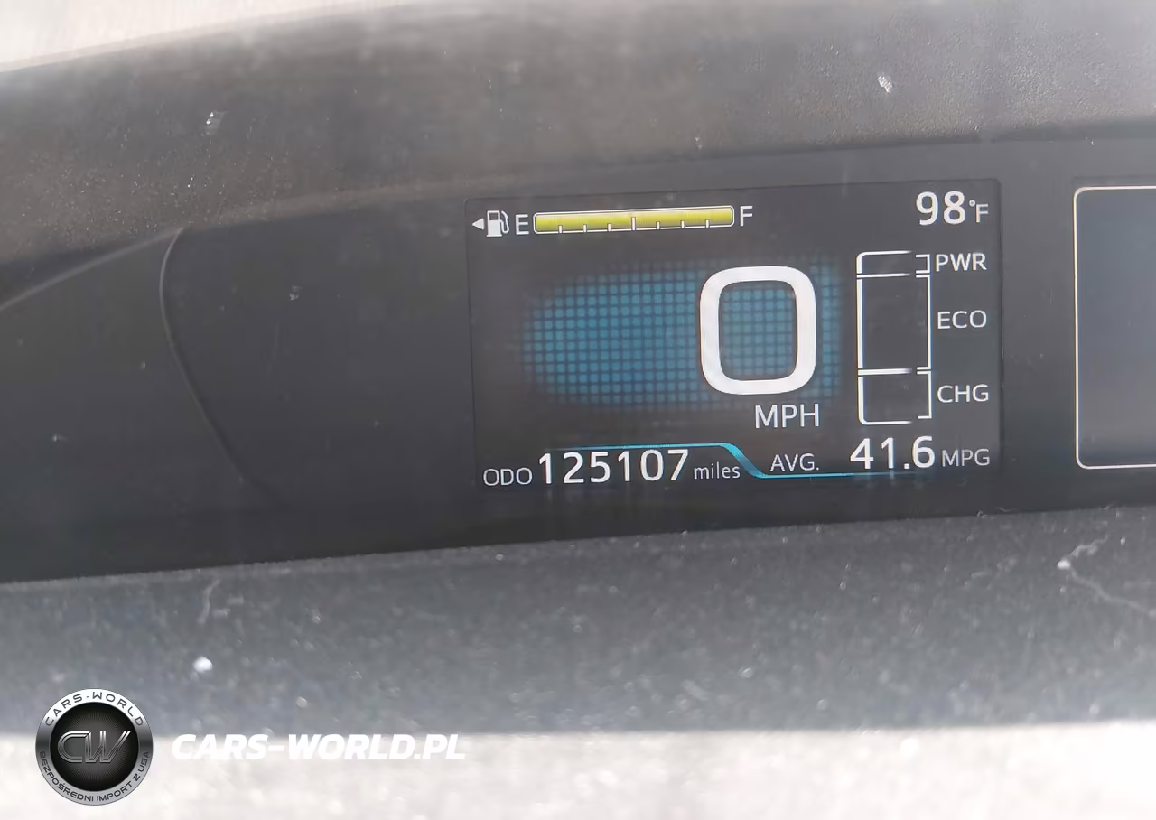 2018 Toyota Prius Four VIN:JTDKARFU8J3552107 - 16