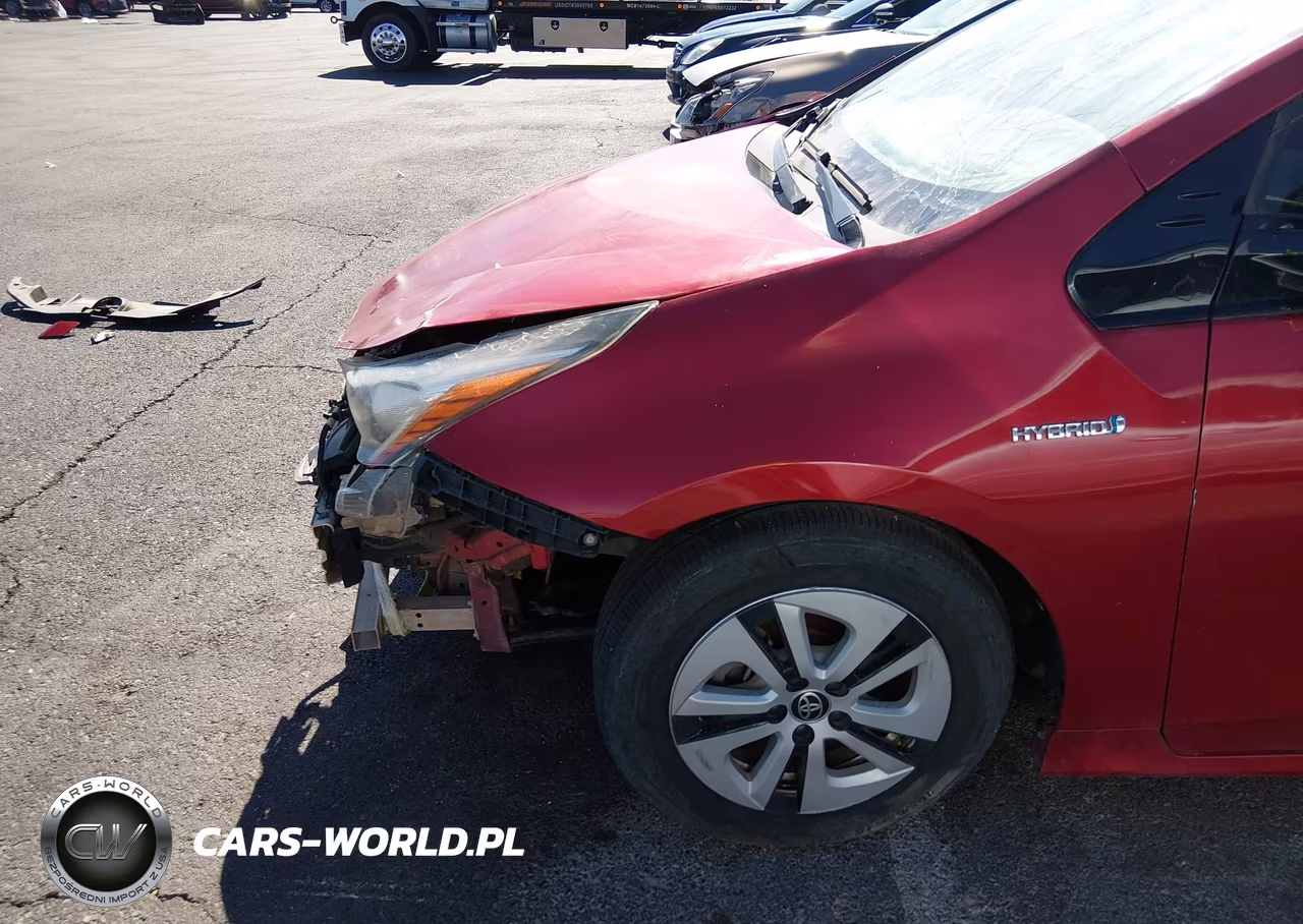 2018 Toyota Prius Four VIN:JTDKARFU8J3552107 - 19