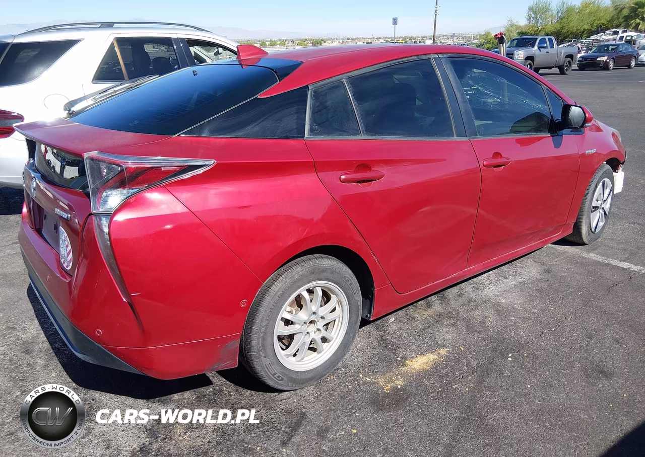 2018 Toyota Prius Four VIN:JTDKARFU8J3552107 - 4