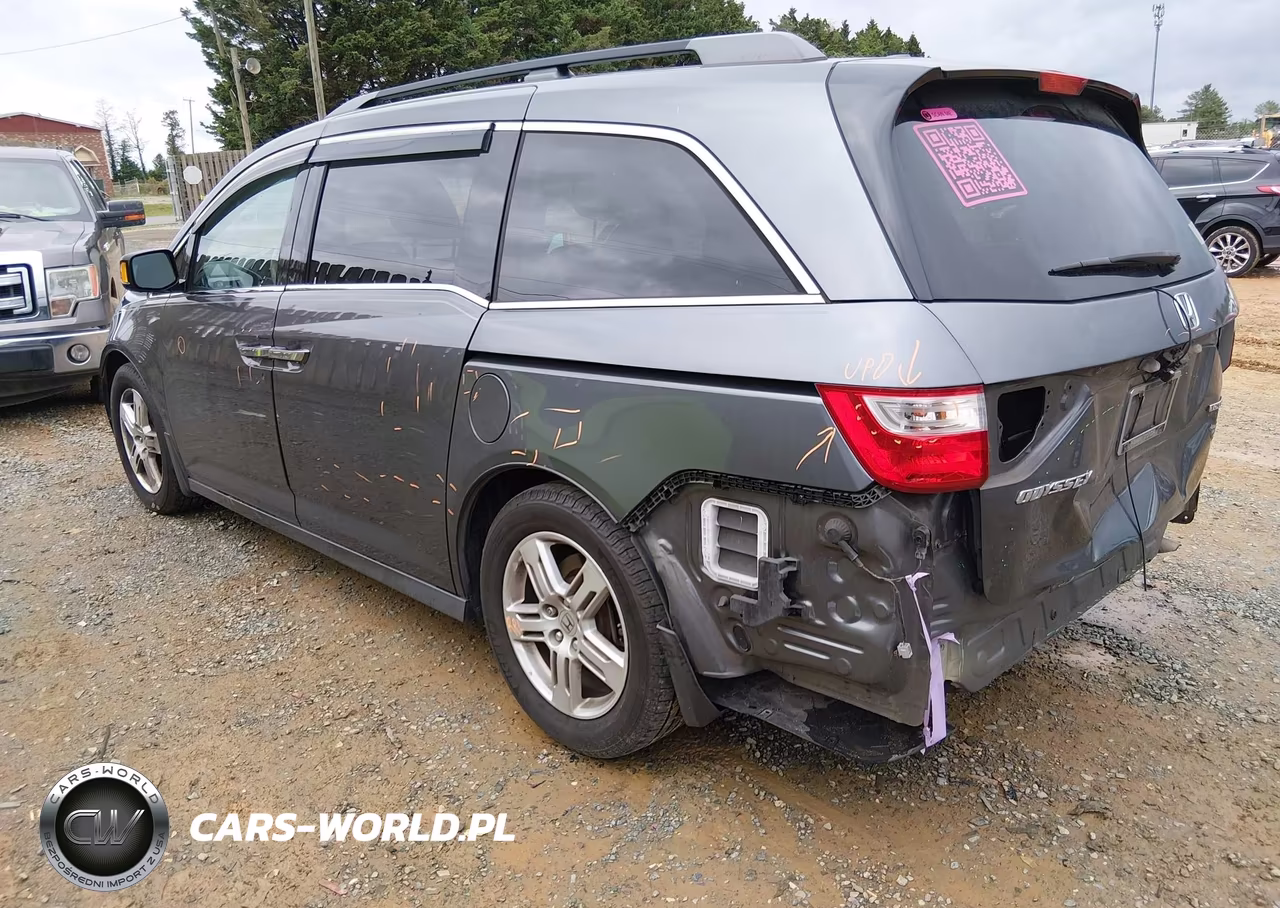 2013 Honda Odyssey Touring-Touring Elite VIN:5FNRL5H96DB006956 - 3