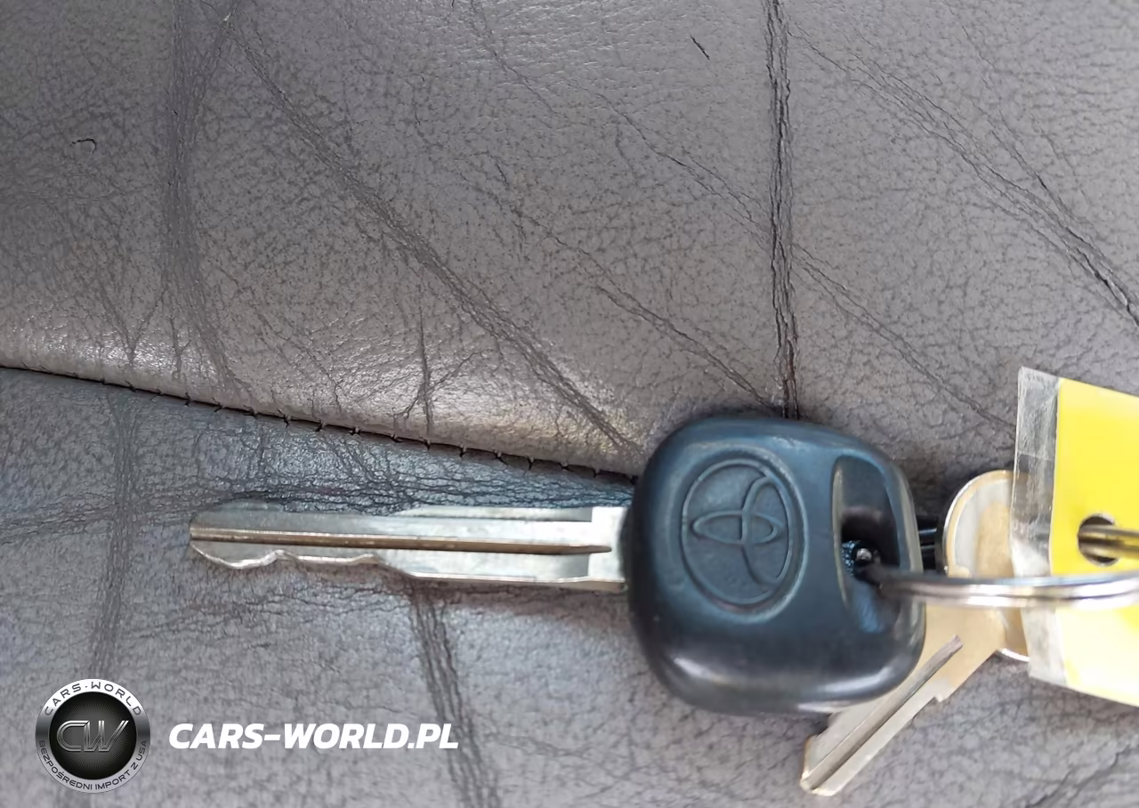 2004 Toyota Sequoia Sr5 V8 VIN:5TDBT44A94S214613 - 11