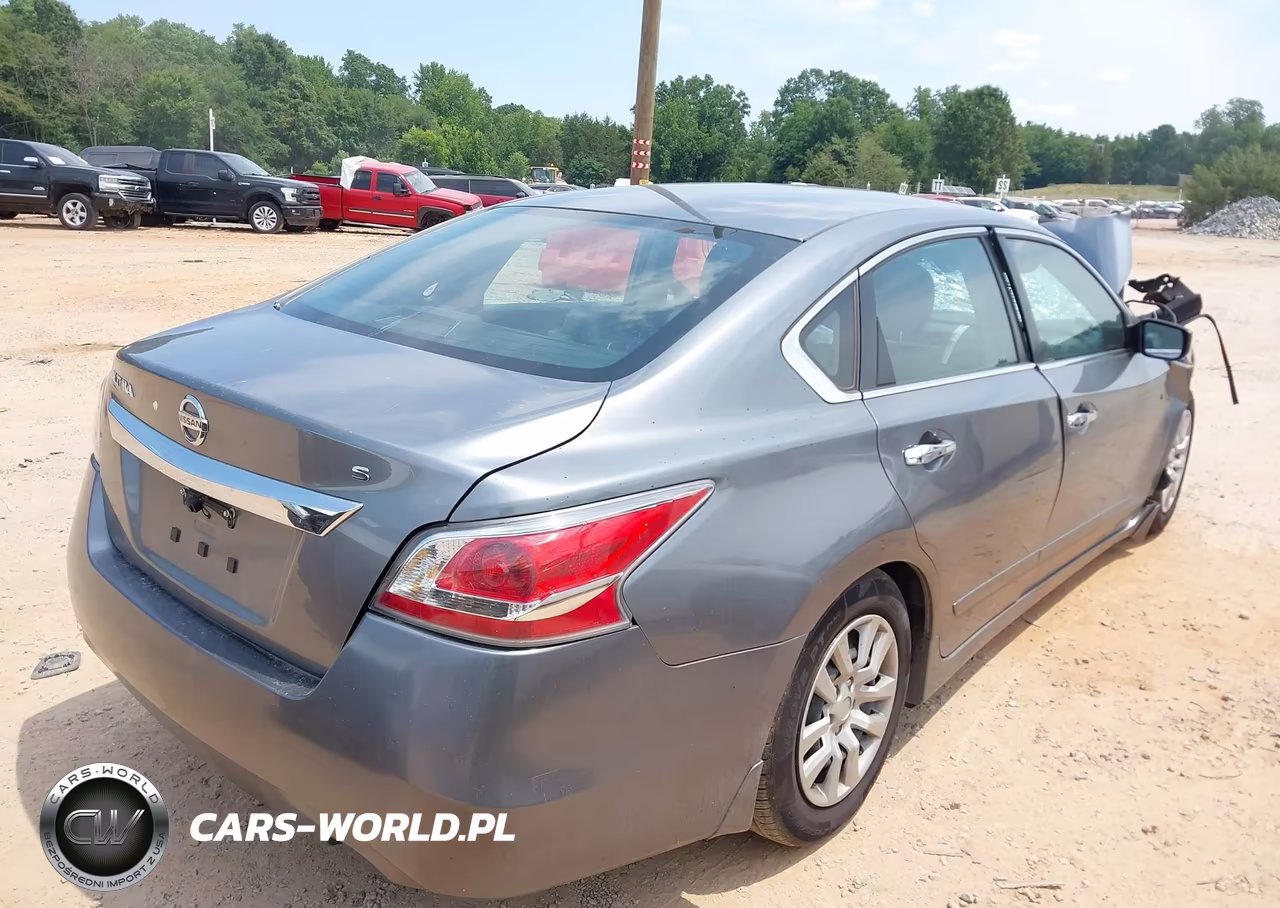 2015 Nissan Altima 2.5 S VIN:1N4AL3AP6FC574768 - 4