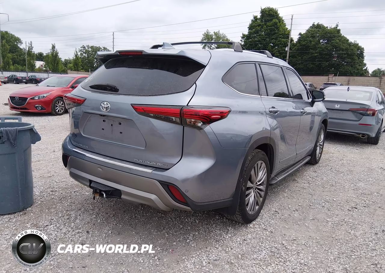 2021 Toyota Highlander Platinum VIN:5TDFZRBH2MS073901 - 4