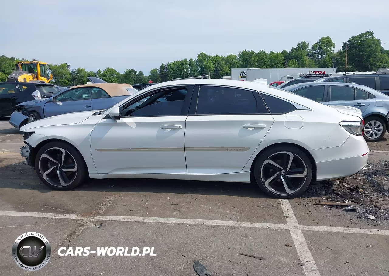 2018 Honda Accord Sport VIN:1HGCV1F31JA101261 - 15