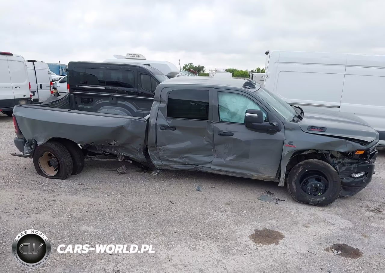 2026 Ram 3500 Tradesman 4X4 8' Box VIN:3C63RRGL1TG328784 - 14