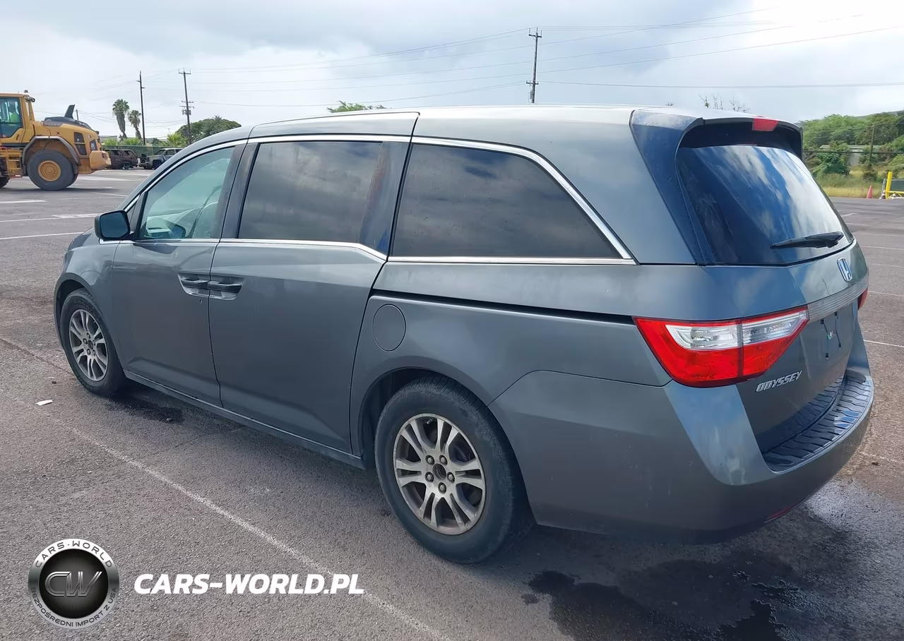2013 Honda Odyssey Lx VIN:5FNRL5H27DB052931 - 3