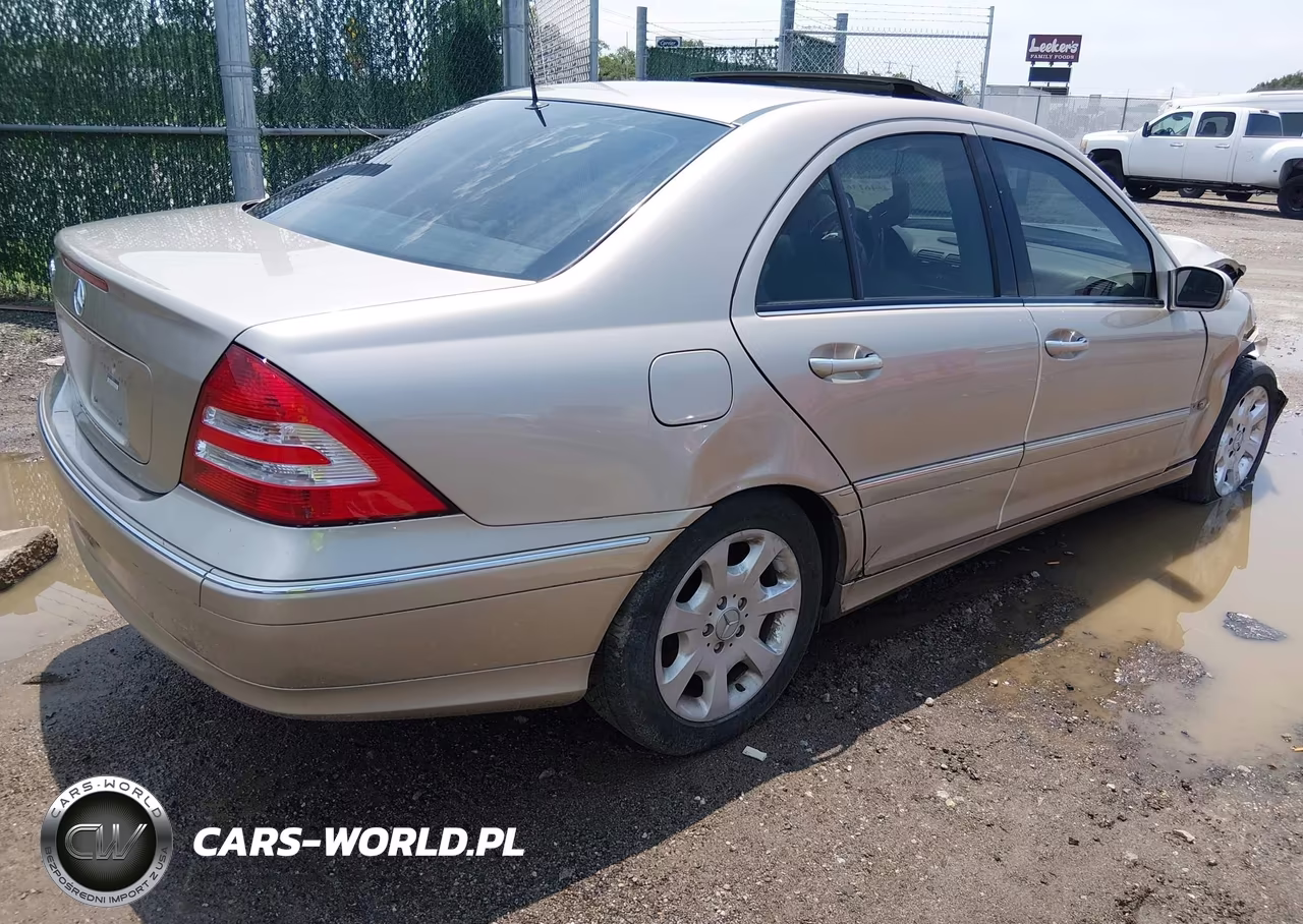 2005 Mercedes-Benz C 240 Luxury VIN:WDBRF61J75F679154 - 4