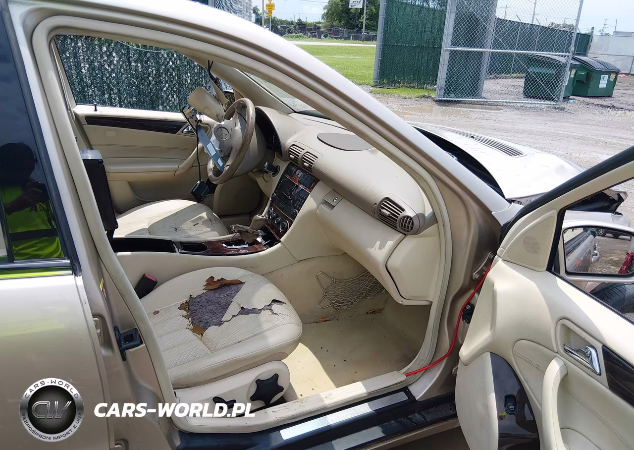 2005 Mercedes-Benz C 240 Luxury VIN:WDBRF61J75F679154 - 5