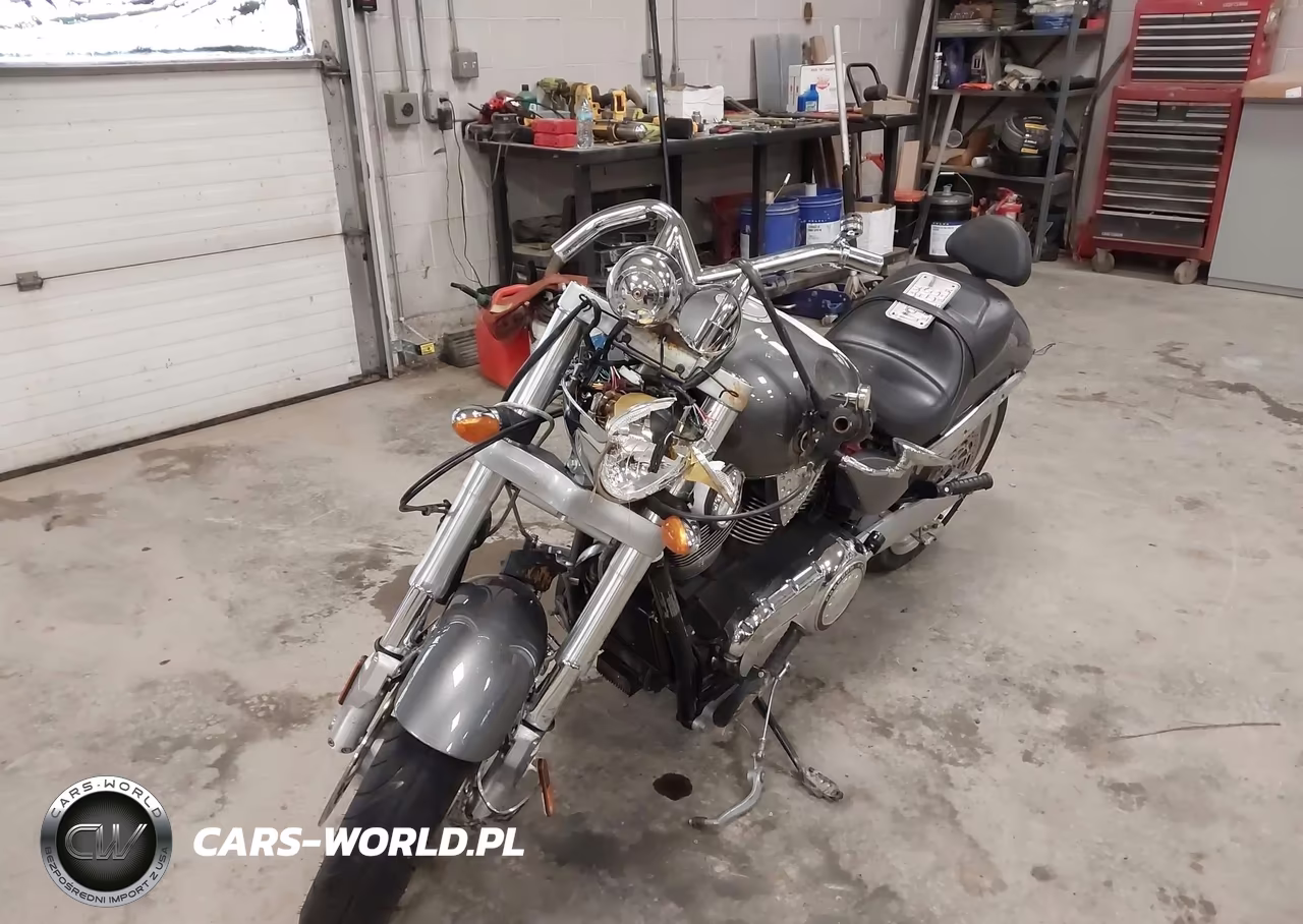 2008 Victory Motorcycles Hammer VIN:5VPHB26D183000586 - 2