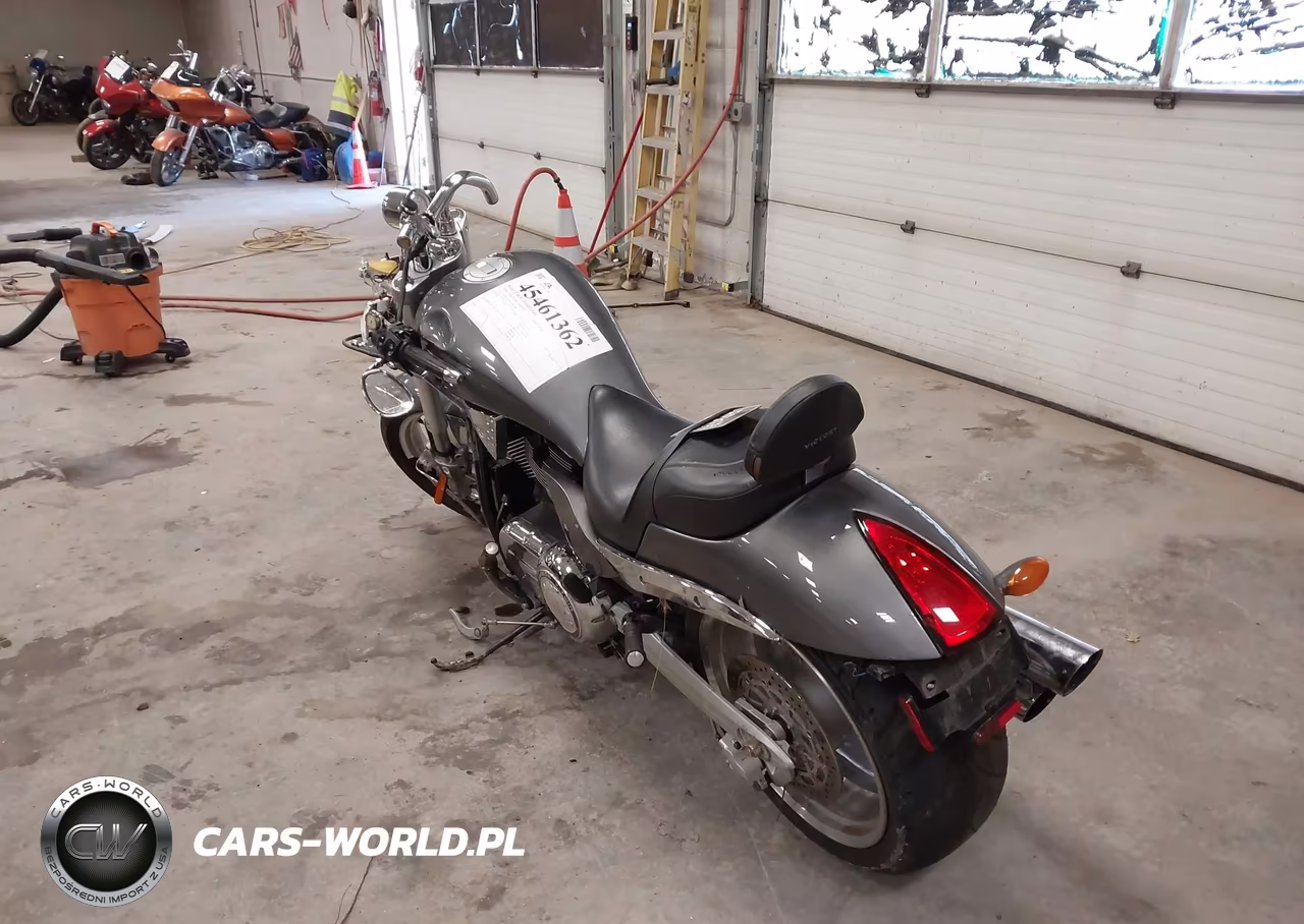 2008 Victory Motorcycles Hammer VIN:5VPHB26D183000586 - 3