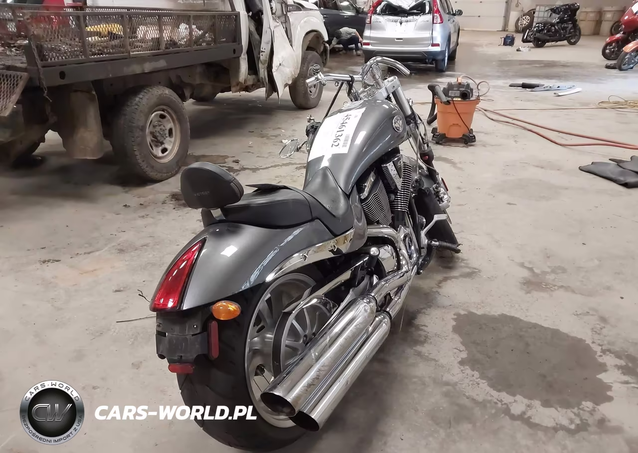 2008 Victory Motorcycles Hammer VIN:5VPHB26D183000586 - 4