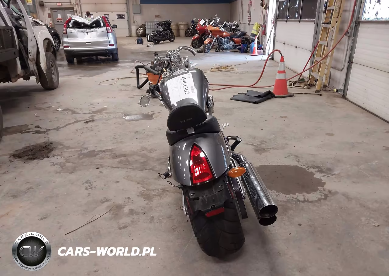 2008 Victory Motorcycles Hammer VIN:5VPHB26D183000586 - 6
