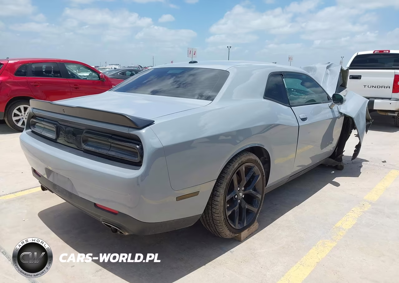 2021 Dodge Challenger Sxt VIN:2C3CDZAG0MH552489 - 4