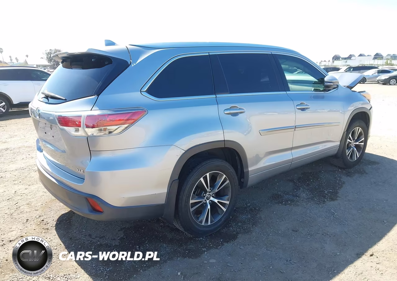 2016 Toyota Highlander Xle V6 VIN:5TDKKRFH8GS505070 - 4