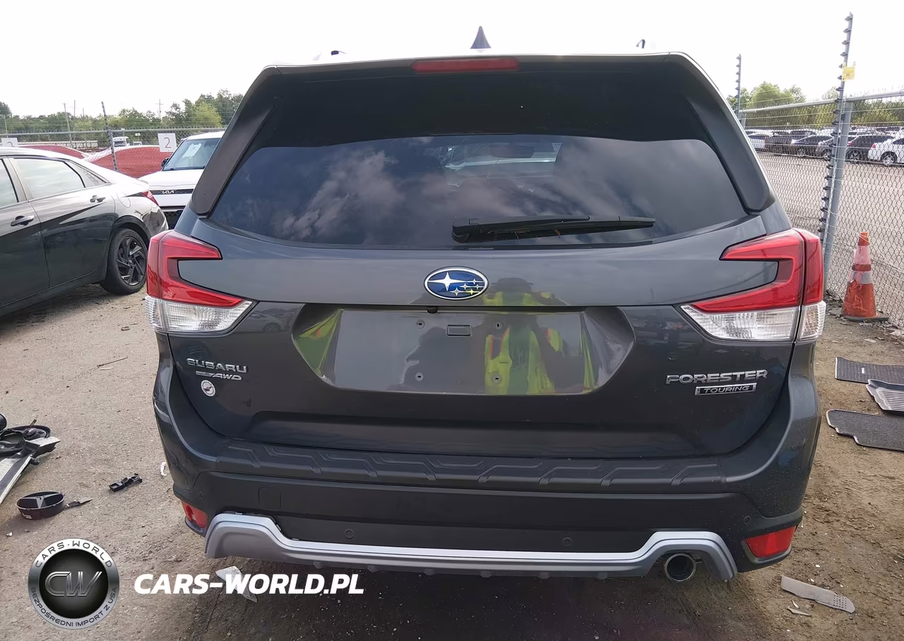 2022 Subaru Forester Touring VIN:JF2SKARC3NH530026 - 17