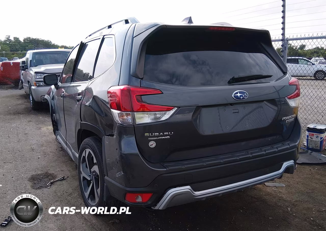 2022 Subaru Forester Touring VIN:JF2SKARC3NH530026 - 3