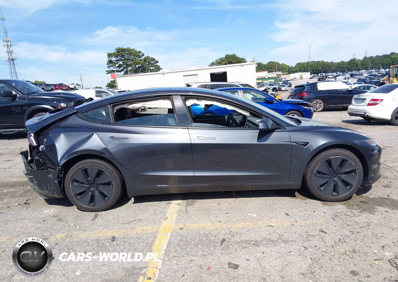 2025 Tesla Model 3 Long Range Rear-Wheel Drive-Standard Rear-Wheel Drive VIN:5YJ3E1EA9SF000914 - 12