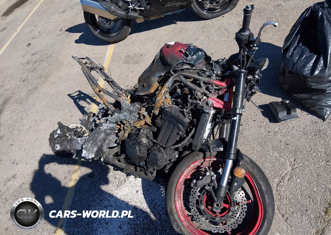2024 Kawasaki Zr900 F – zdjęcie 1 z 11
