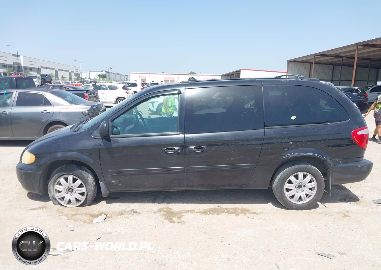 2005 Chrysler Town & Country Lx VIN:2C4GP44R85R179752 - 14