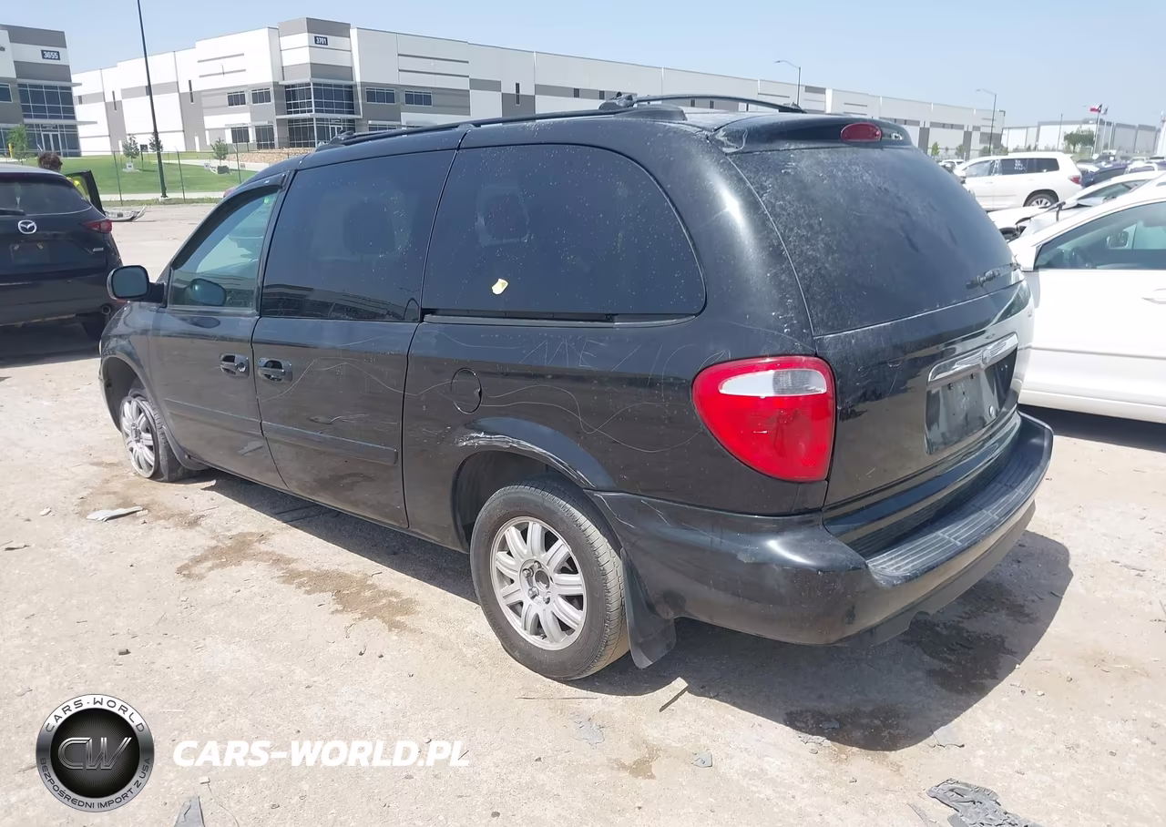 2005 Chrysler Town & Country Lx VIN:2C4GP44R85R179752 - 3