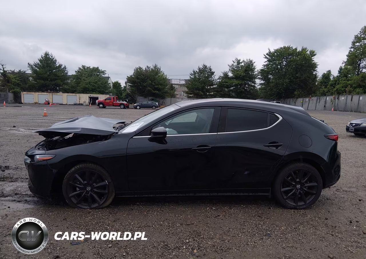 2022 Mazda Mazda3 Premium VIN:JM1BPAML9N1514722 - 15