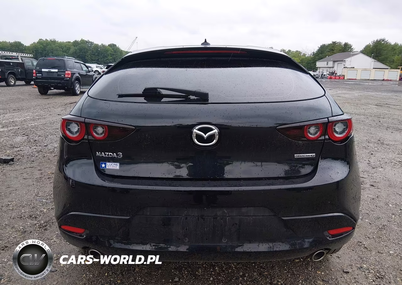 2022 Mazda Mazda3 Premium VIN:JM1BPAML9N1514722 - 17