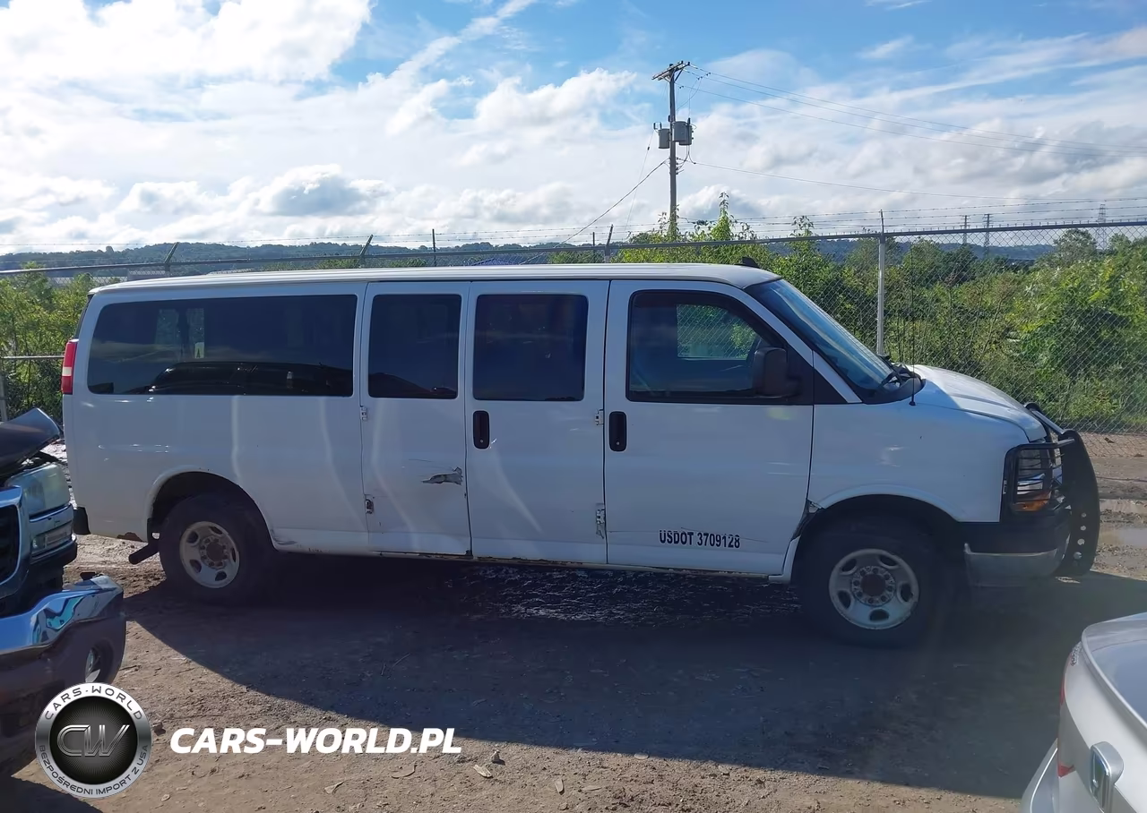 2017 Chevrolet Express 3500 Lt VIN:1GAZGPFGXH1340805 - 13