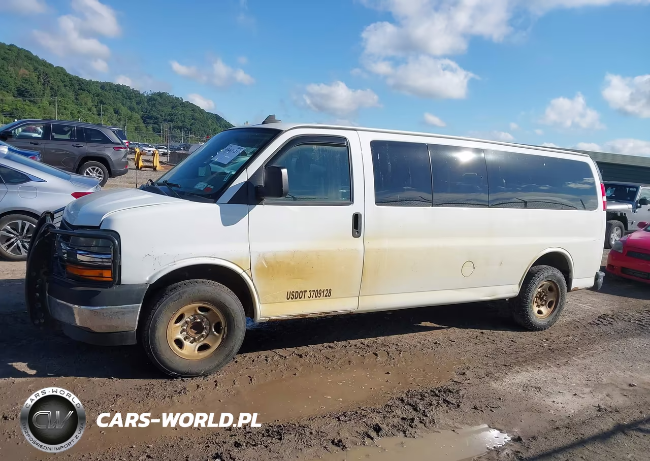 2017 Chevrolet Express 3500 Lt VIN:1GAZGPFGXH1340805 - 14