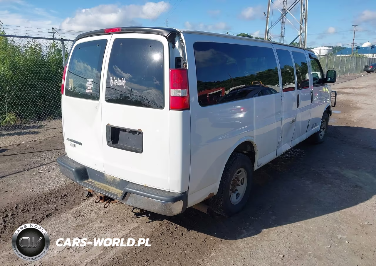 2017 Chevrolet Express 3500 Lt VIN:1GAZGPFGXH1340805 - 4