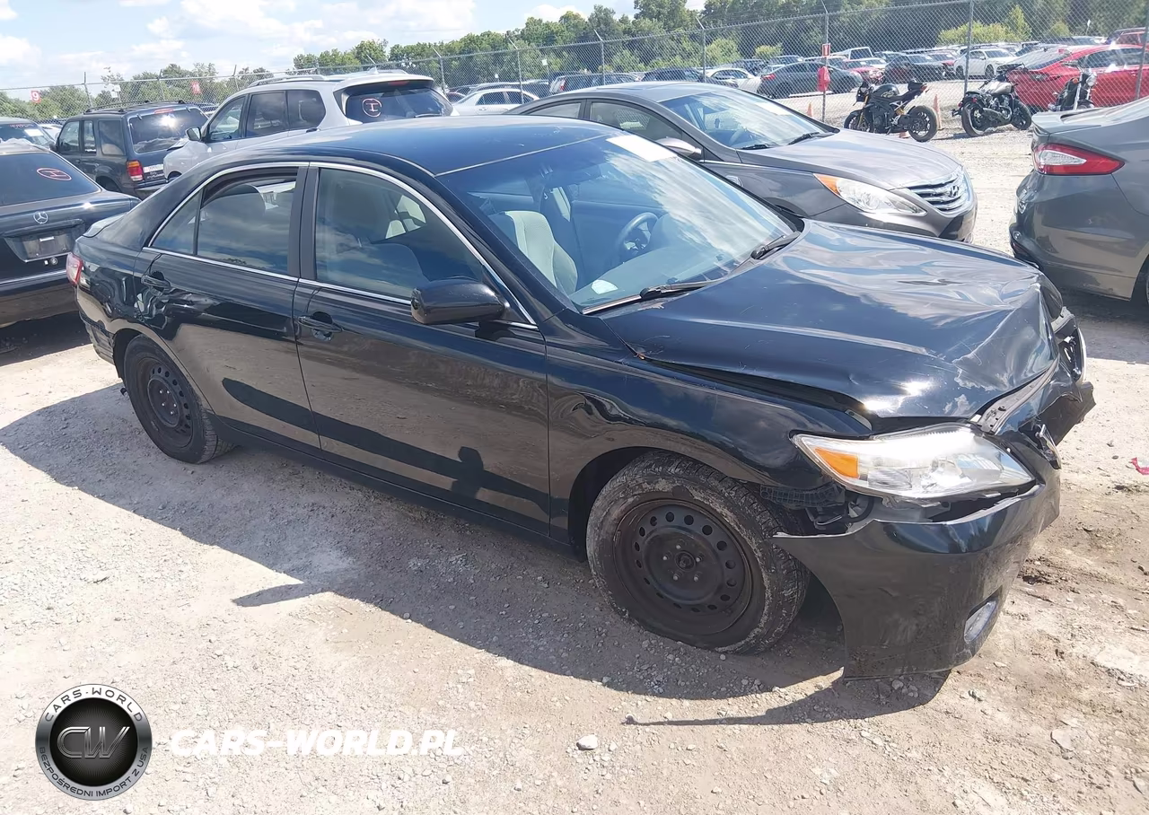 2011 Toyota Camry Le – zdjęcie 1 z 13