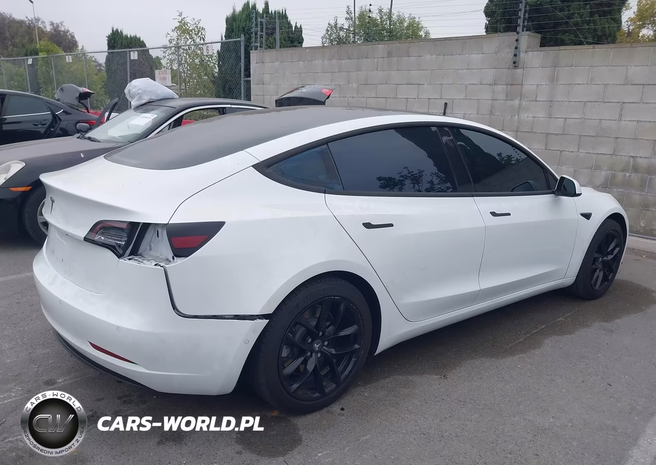 2018 Tesla Model 3 Long Range-Mid Range VIN:5YJ3E1EA4JF062560 - 4