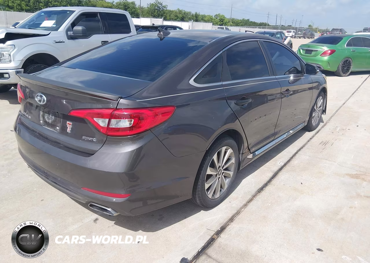 2015 Hyundai Sonata Sport VIN:5NPE34AF3FH081711 - 4