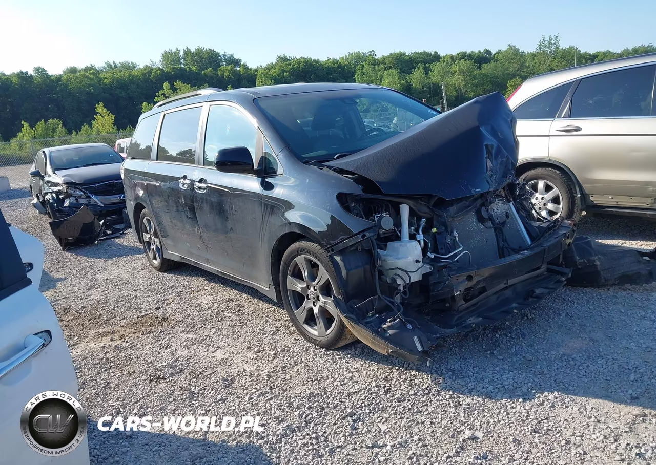 2020 Toyota Sienna Se – zdjęcie 1 z 17