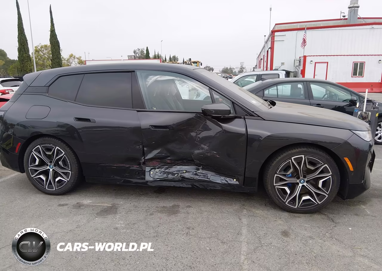 2023 BMW Ix xDrive50 VIN:WB523CF02PCL56429 - 6