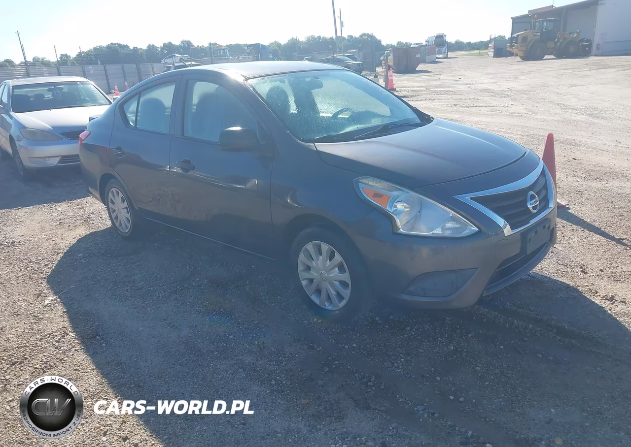 2015 Nissan Versa 1.6 S+ – zdjęcie 1 z 11