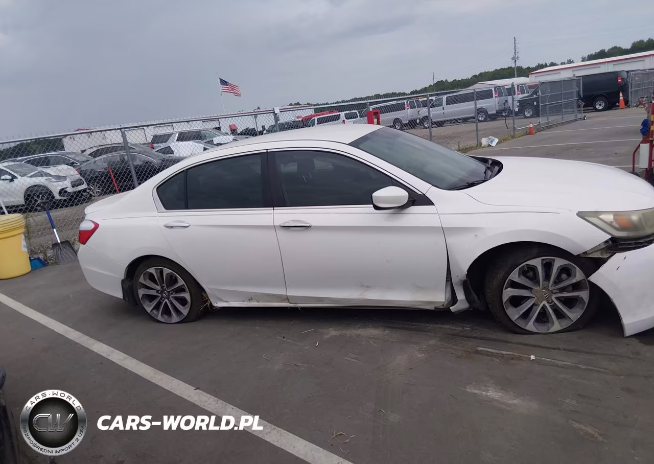 2015 Honda Accord Sport VIN:1HGCR2F58FA159581 - 13