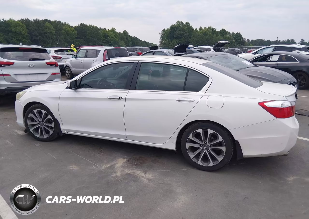 2015 Honda Accord Sport VIN:1HGCR2F58FA159581 - 14