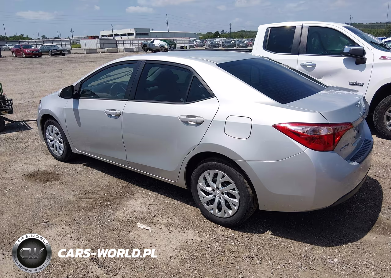 2019 Toyota Corolla Le VIN:5YFBURHE5KP888187 - 3