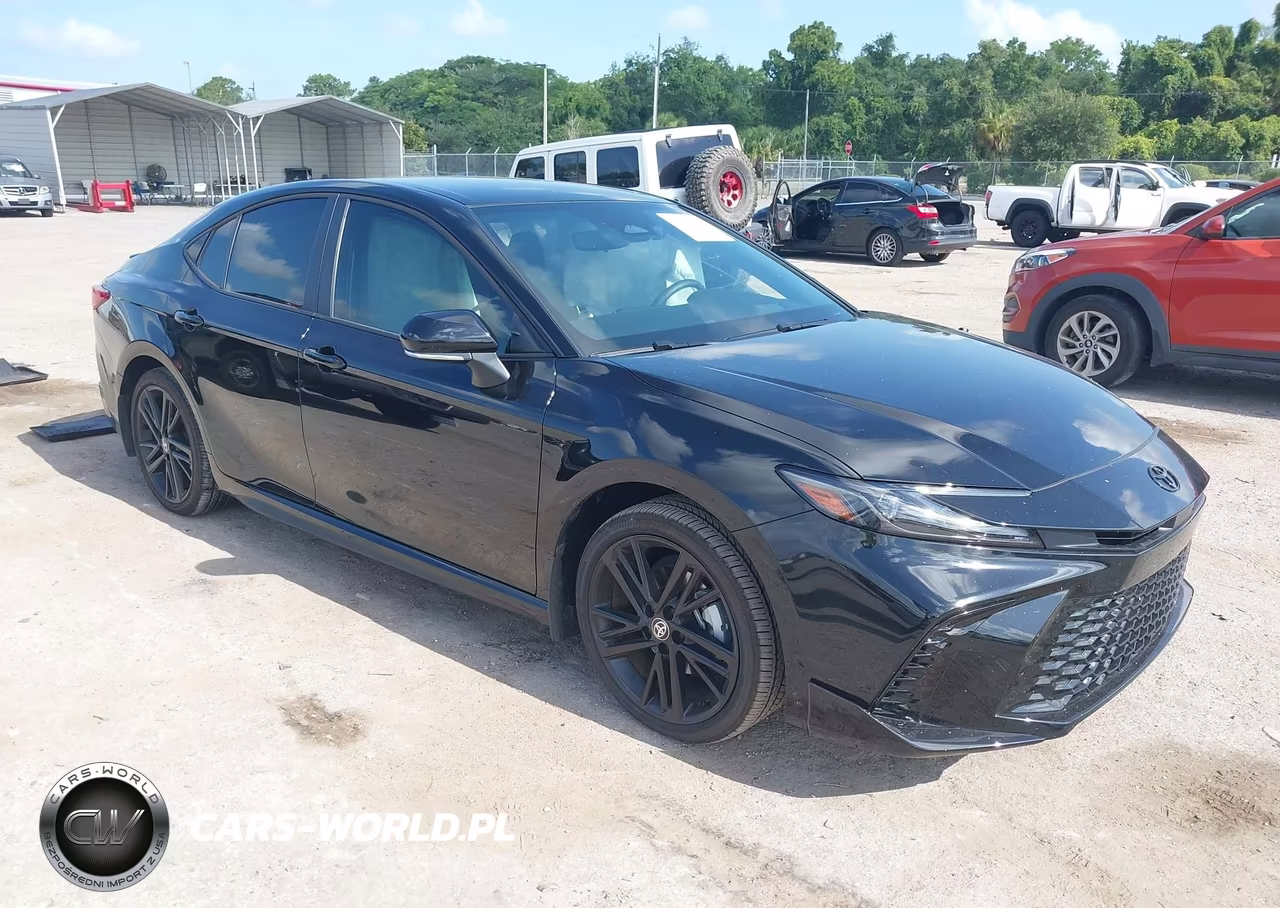 2026 Toyota Camry Nightshade – zdjęcie 1 z 17