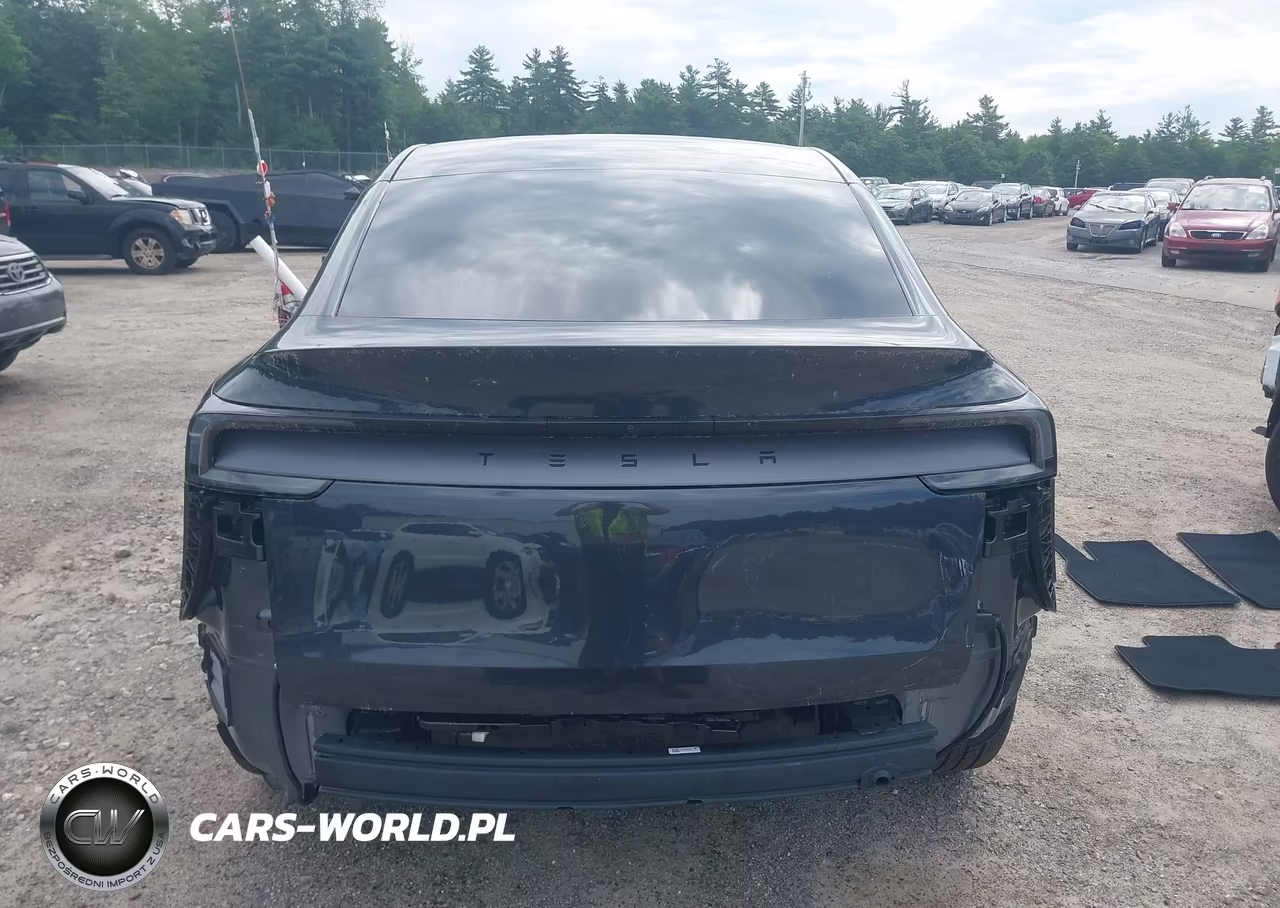 2026 Tesla Model Y Premium Rear-Wheel Drive-Rear-Wheel Drive VIN:7SAYGDEDXTF631686 - 17