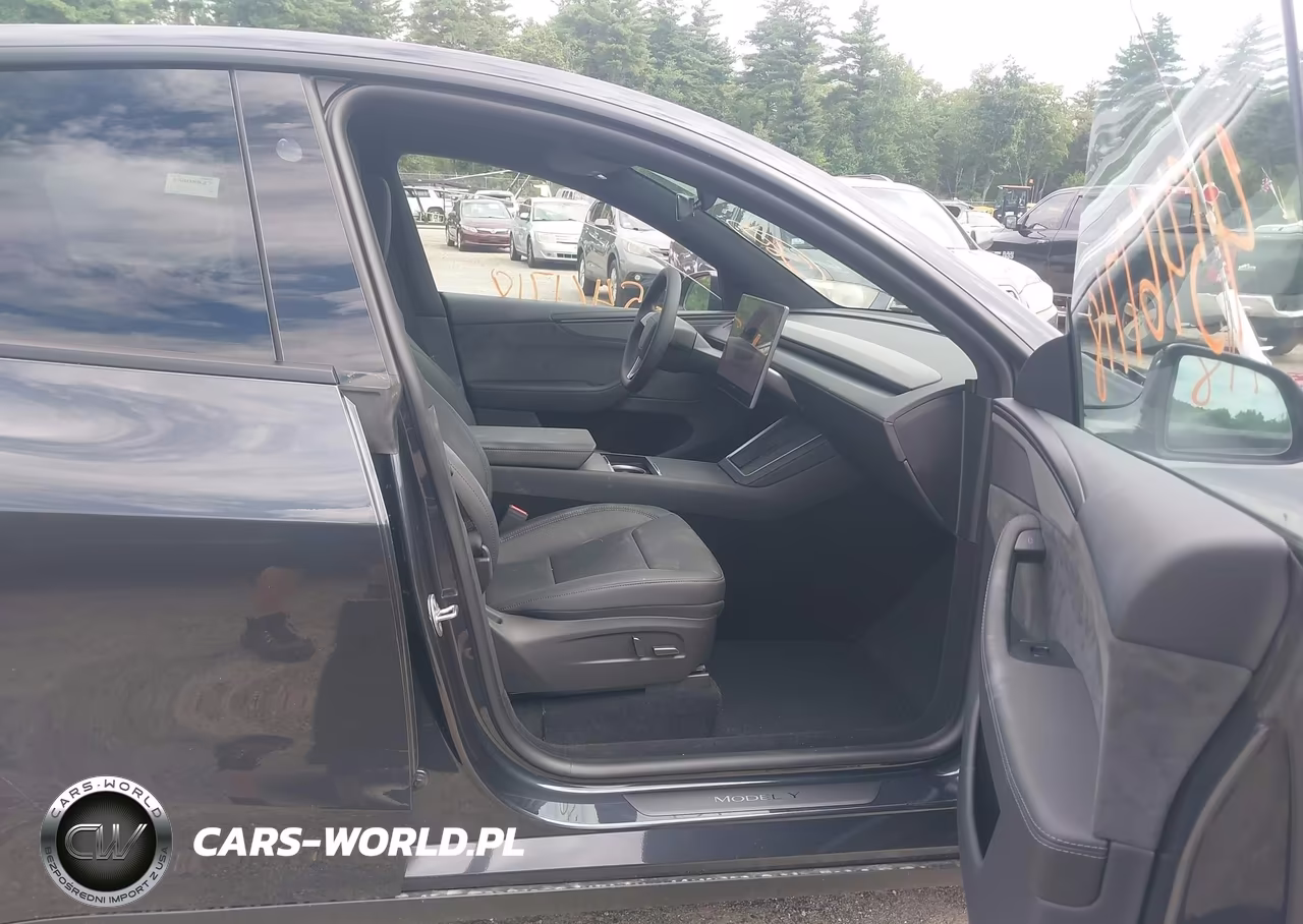 2026 Tesla Model Y Premium Rear-Wheel Drive-Rear-Wheel Drive VIN:7SAYGDEDXTF631686 - 5